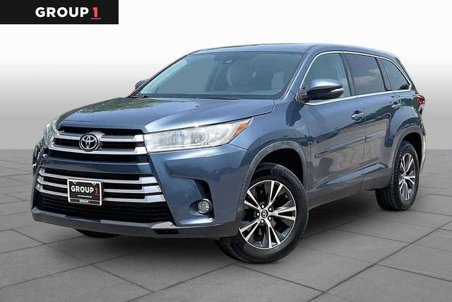 2019 Toyota Highlander LE Plus FWD photo