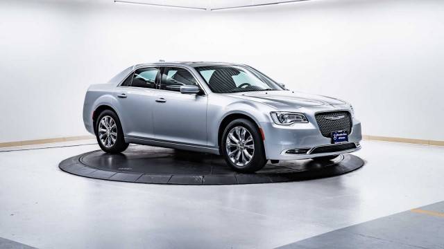 2019 Chrysler 300 Touring L AWD photo