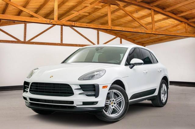 2019 Porsche Macan  AWD photo