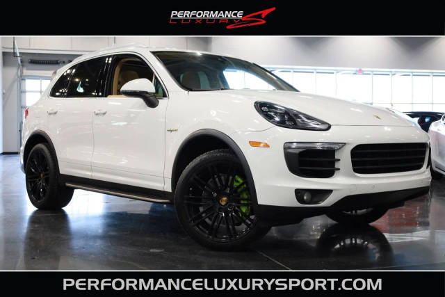 2015 Porsche Cayenne S E-Hybrid AWD photo