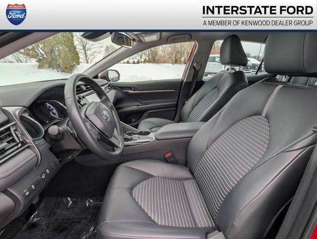 2019 Toyota Camry SE FWD photo