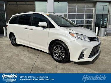 2020 Toyota Sienna XLE FWD photo