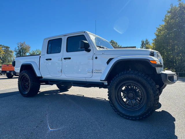 2020 Jeep Gladiator Overland 4WD photo