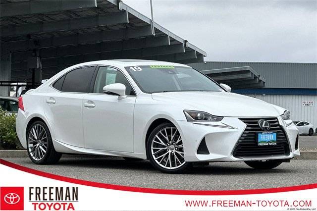 2019 Lexus IS IS 300 RWD photo