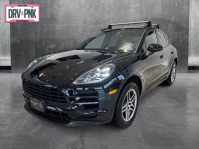 2019 Porsche Macan  AWD photo