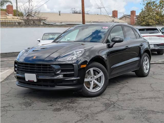 2019 Porsche Macan  AWD photo