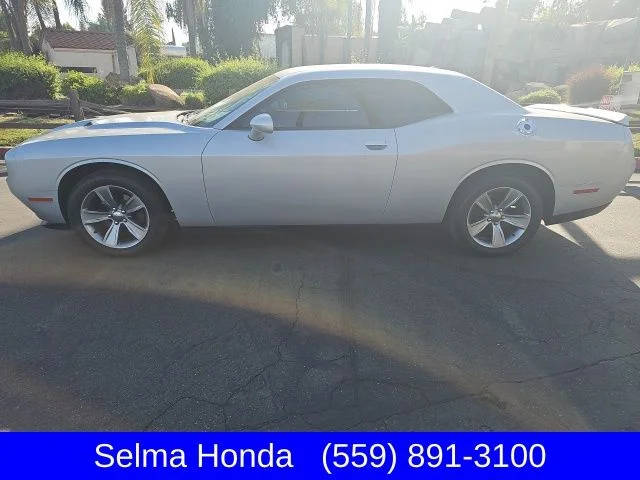2019 Dodge Challenger SXT RWD photo