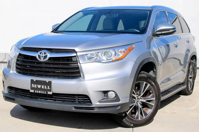 2016 Toyota Highlander XLE FWD photo