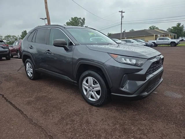 2019 Toyota RAV4 LE AWD photo