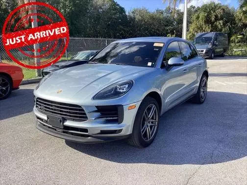 2019 Porsche Macan  AWD photo