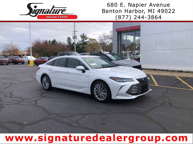 2019 Toyota Avalon Hybrid Limited FWD photo