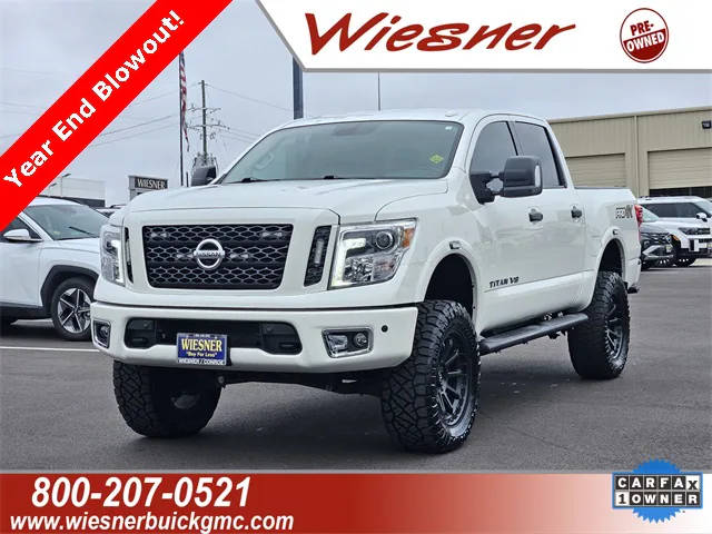 2019 Nissan Titan PRO-4X 4WD photo