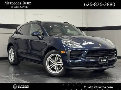 2019 Porsche Macan  AWD photo