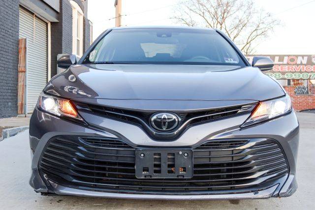 2019 Toyota Camry LE FWD photo