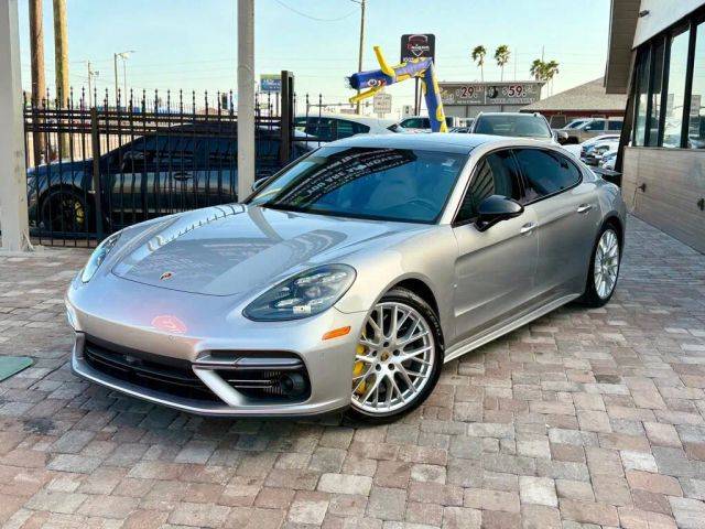 2018 Porsche Panamera Turbo Executive AWD photo