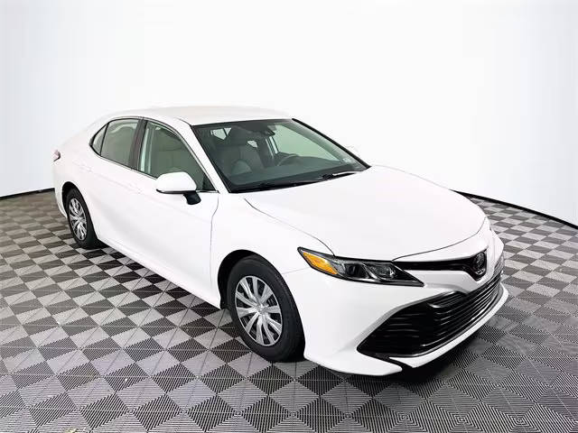 2019 Toyota Camry L FWD photo