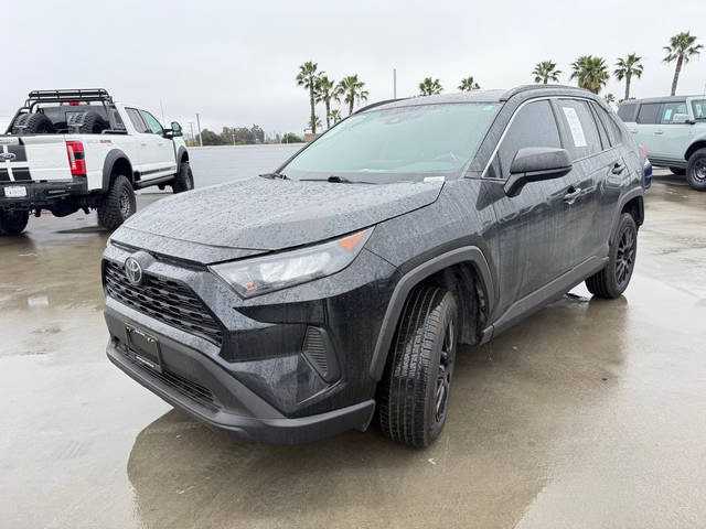 2019 Toyota RAV4 LE FWD photo