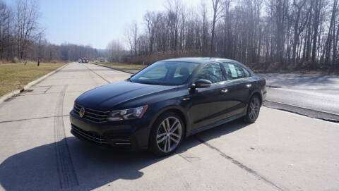 2018 Volkswagen Passat R-Line FWD photo