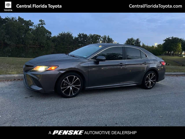 2019 Toyota Camry SE FWD photo