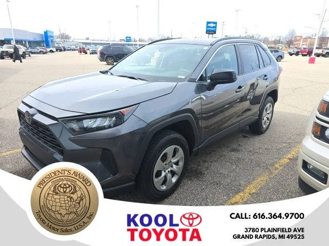 2019 Toyota RAV4 LE AWD photo