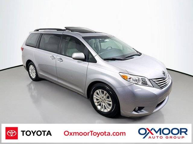 2015 Toyota Sienna XLE FWD photo
