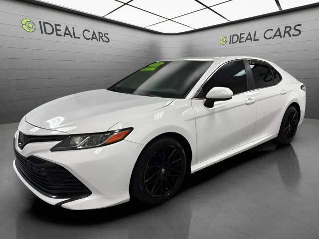 2018 Toyota Camry LE FWD photo