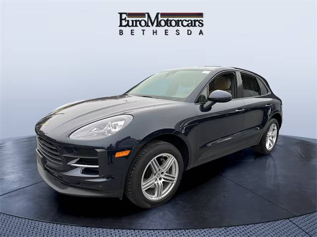 2019 Porsche Macan  AWD photo