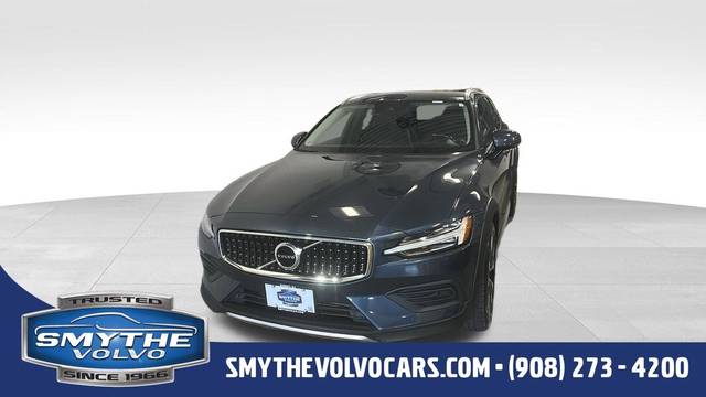 2020 Volvo V60 Cross Country  AWD photo