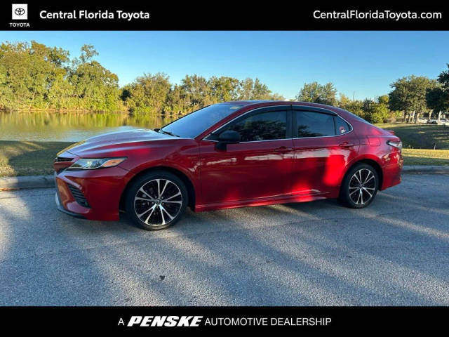 2019 Toyota Camry SE FWD photo