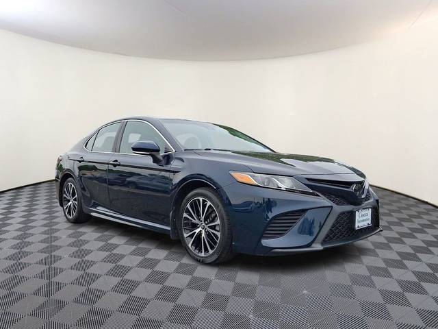 2019 Toyota Camry SE FWD photo