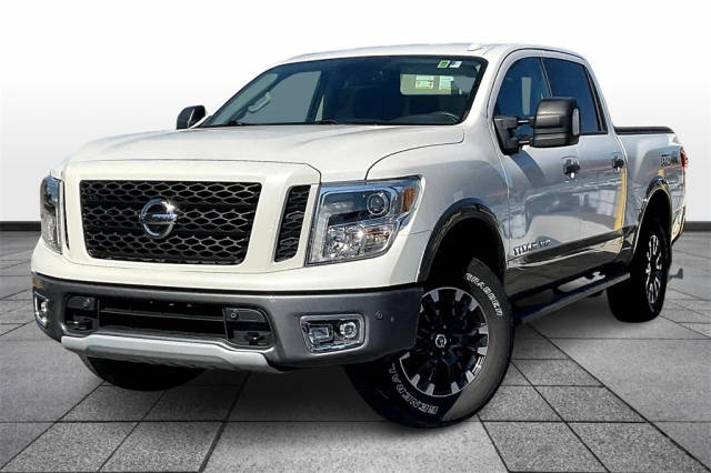 2019 Nissan Titan PRO-4X 4WD photo