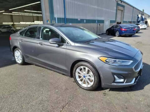 2019 Ford Fusion Energi Titanium FWD photo