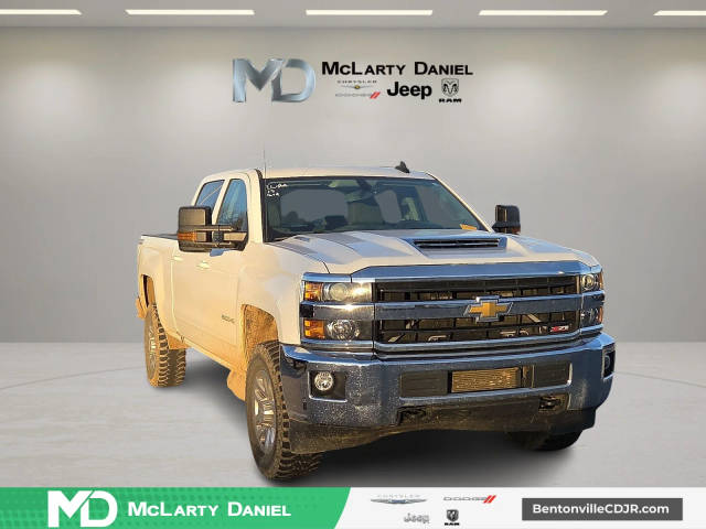 2018 Chevrolet Silverado 2500HD LT 4WD photo