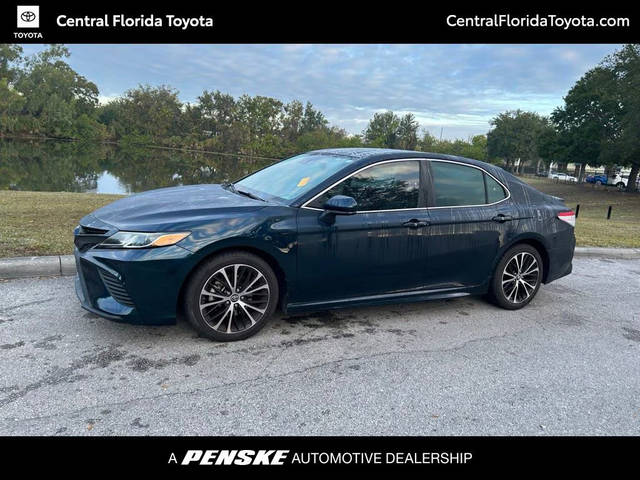 2019 Toyota Camry SE FWD photo