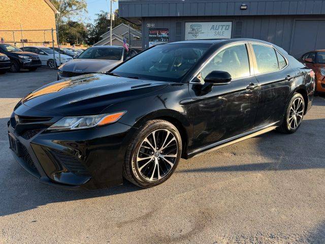 2019 Toyota Camry SE FWD photo