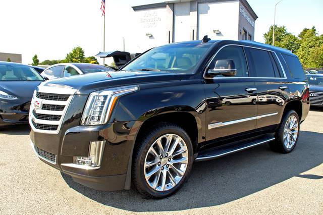 2019 Cadillac Escalade Luxury RWD photo