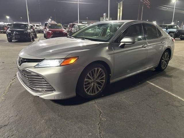 2019 Toyota Camry XLE FWD photo