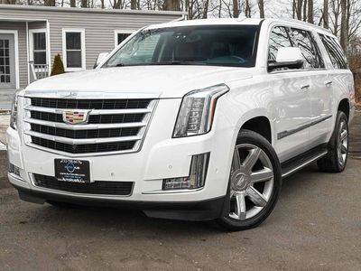 2019 Cadillac Escalade ESV Luxury 4WD photo