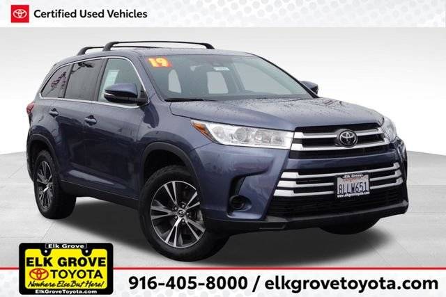 2019 Toyota Highlander LE FWD photo