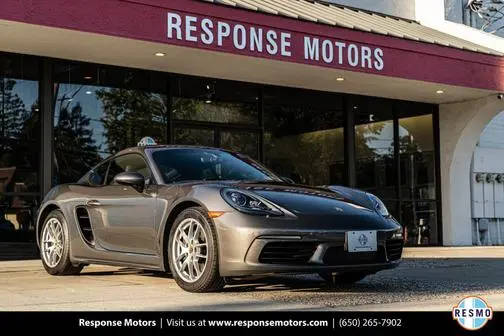 2019 Porsche Cayman  RWD photo