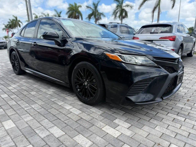 2019 Toyota Camry SE FWD photo