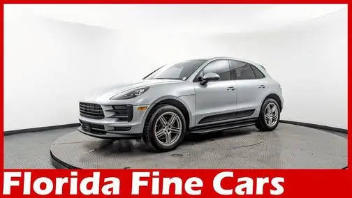 2019 Porsche Macan  AWD photo