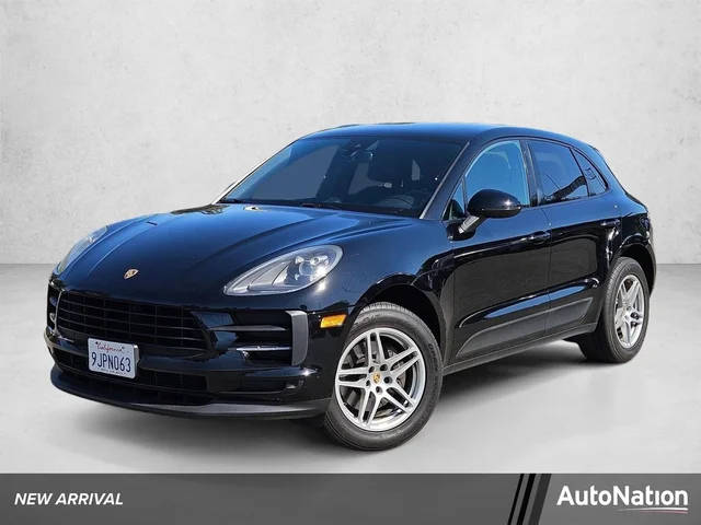 2019 Porsche Macan  AWD photo