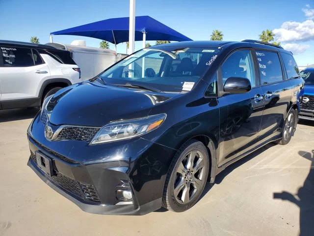 2020 Toyota Sienna SE Premium FWD photo
