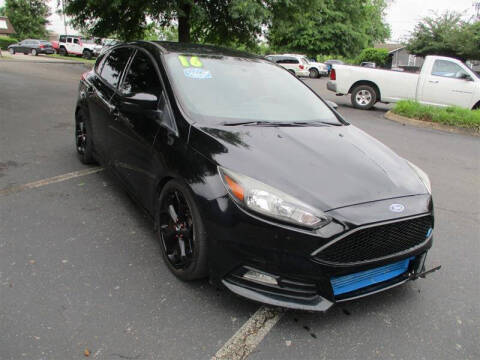 2016 Ford Focus ST FWD photo