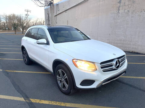 2016 Mercedes-Benz GLC-Class GLC 300 RWD photo