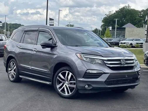 2016 Honda Pilot Touring FWD photo