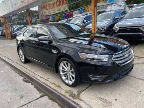 2018 Ford Taurus Limited AWD photo