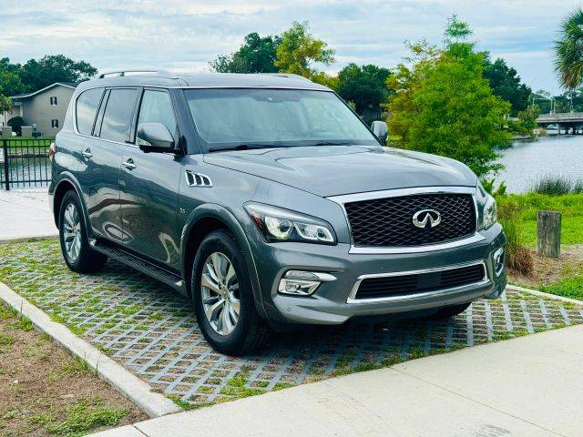 2017 Infiniti QX80 4WD photo