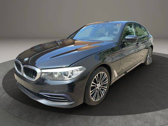 2019 BMW 5 Series 530i xDrive AWD photo